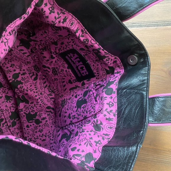 Disney Alice In Wonderland Park Purse - 2013 - Picture 4 of 4